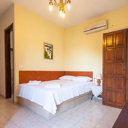 לפוקסטרו Nikoleri Studios & Apartments מראה חיצוני תמונה